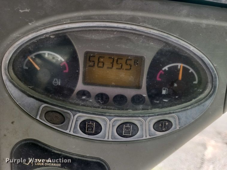 image for item DW7061 2009 Bobcat S250 skid steer loader