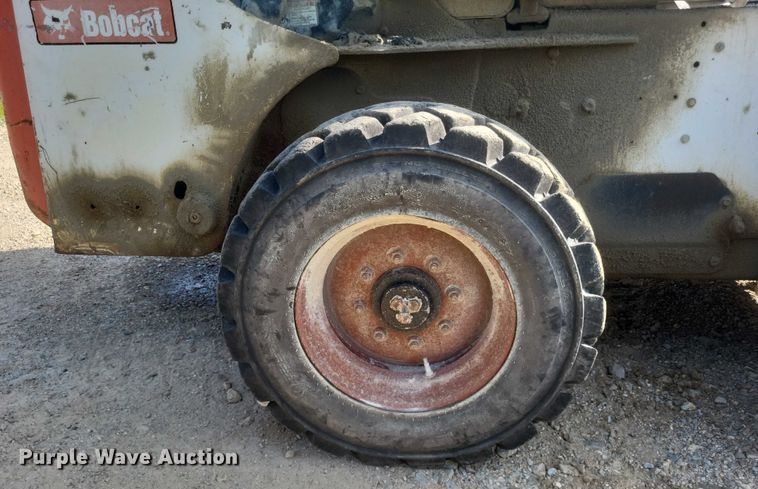 image for item DW7061 2009 Bobcat S250 skid steer loader