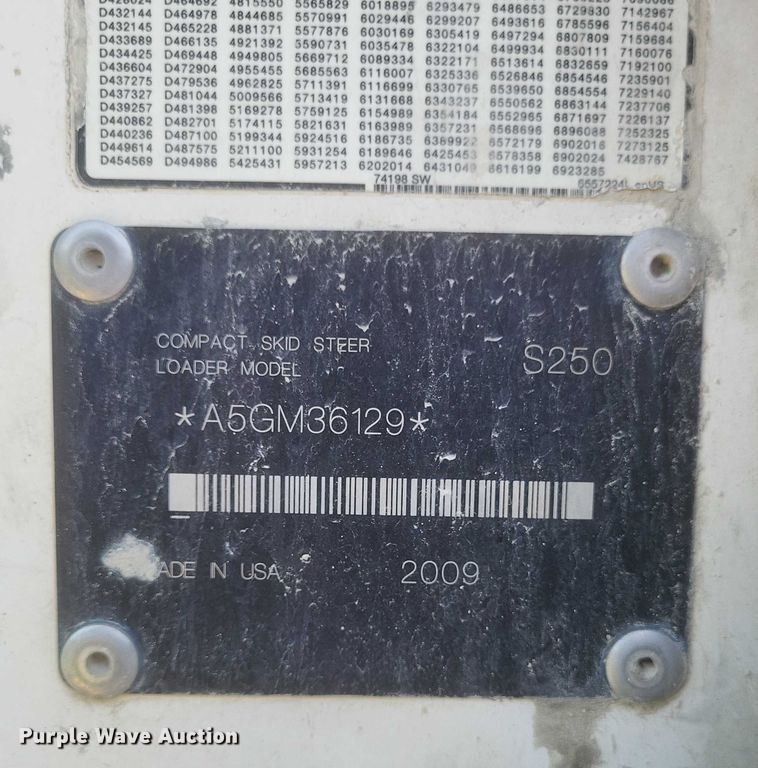 image for item DW7061 2009 Bobcat S250 skid steer loader