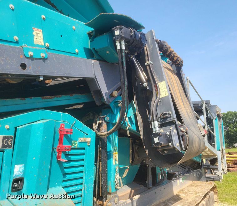 image for item DW7073 2017 Powerscreen Warrior 1800 screening plant