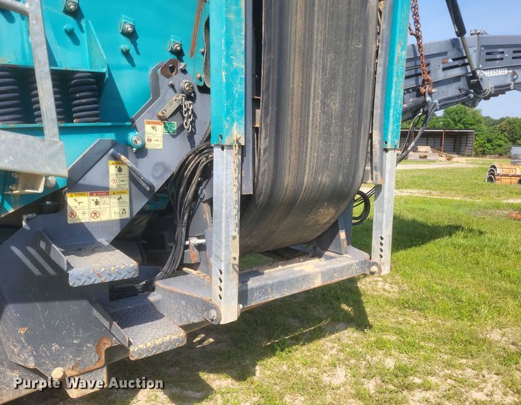 image for item DW7073 2017 Powerscreen Warrior 1800 screening plant