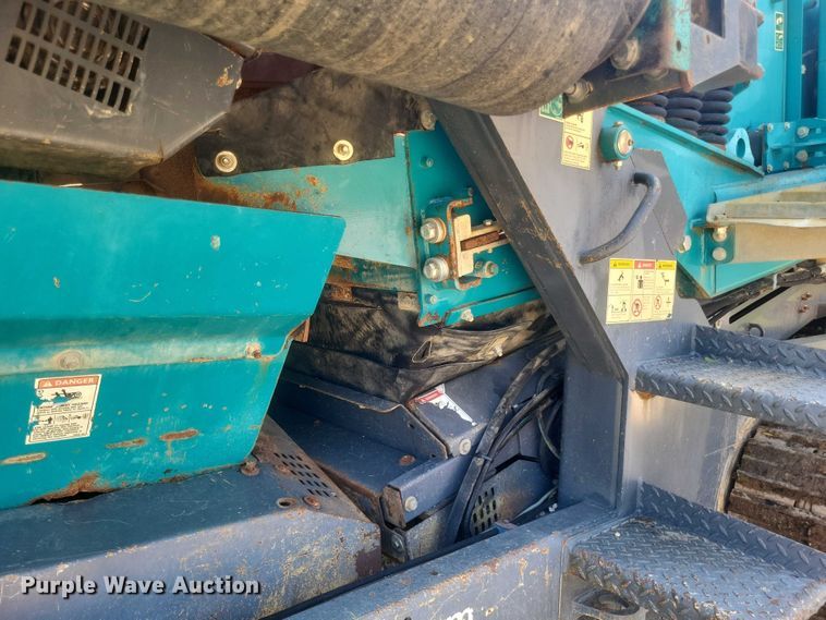 image for item DW7073 2017 Powerscreen Warrior 1800 screening plant