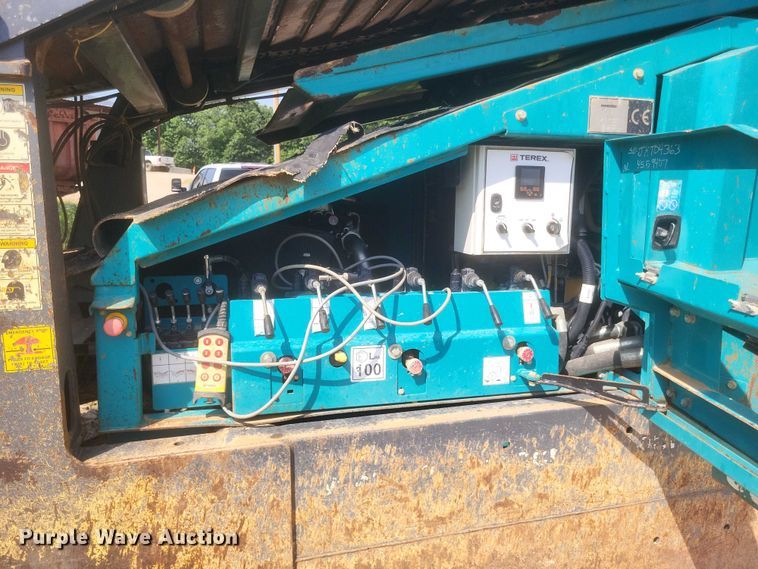 image for item DW7073 2017 Powerscreen Warrior 1800 screening plant