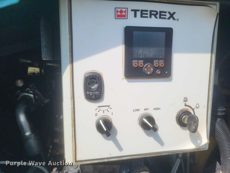 image for item DW7073 2017 Powerscreen Warrior 1800 screening plant