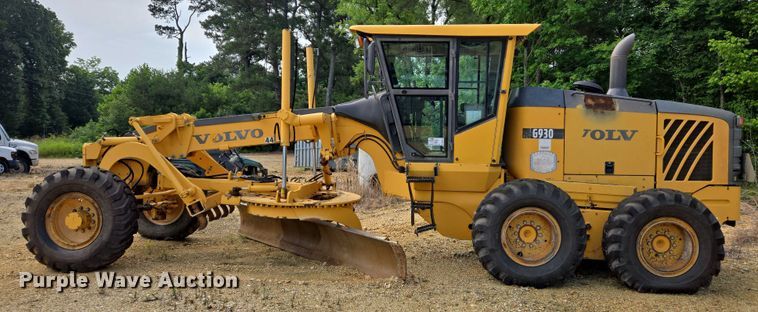 image for item DW7074 2008 Volvo  G930 motor grader