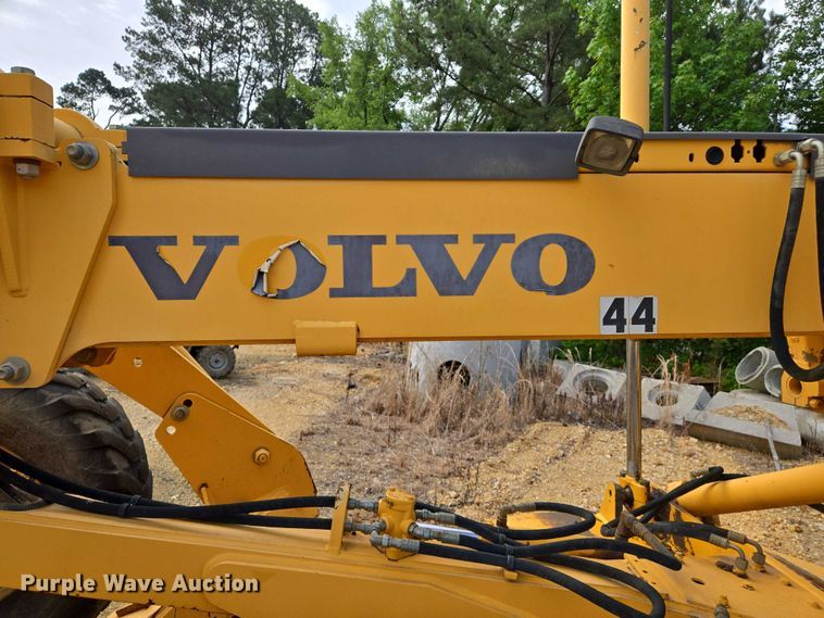 image for item DW7074 2008 Volvo  G930 motor grader