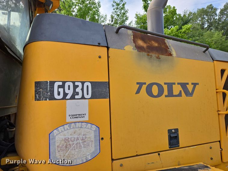 image for item DW7074 2008 Volvo  G930 motor grader