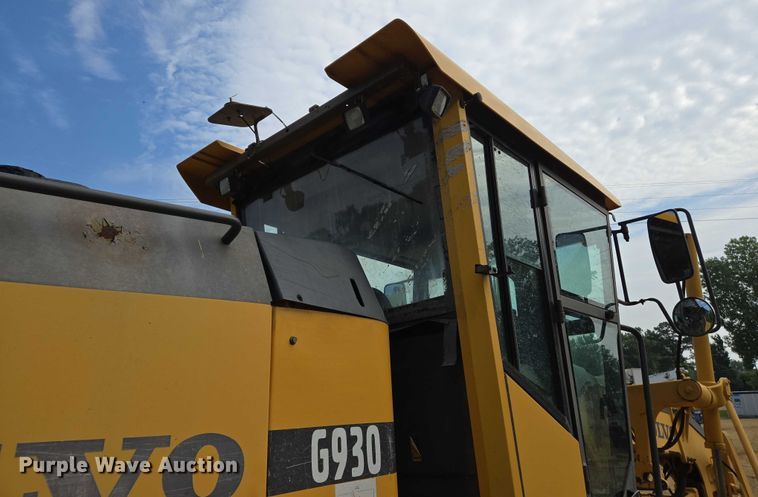 image for item DW7074 2008 Volvo  G930 motor grader