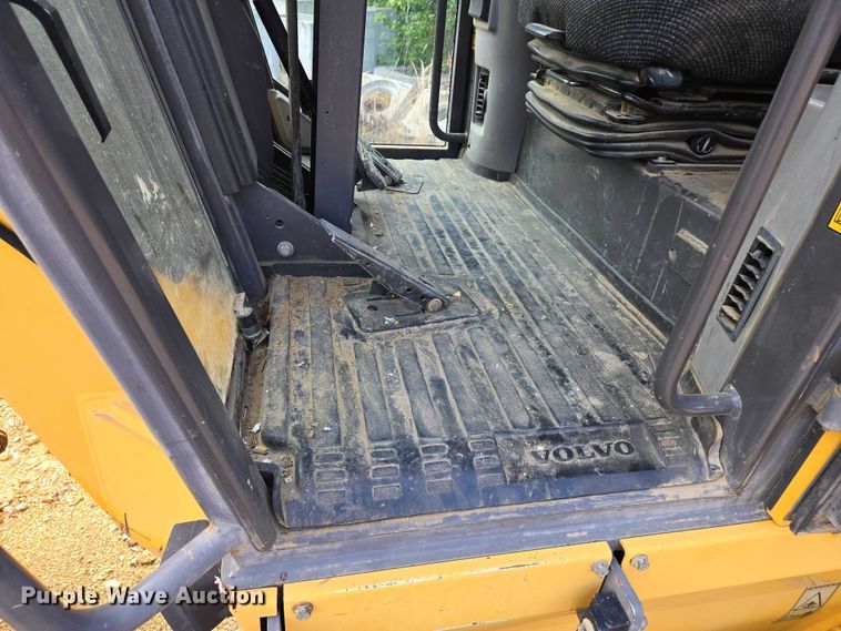 image for item DW7074 2008 Volvo  G930 motor grader