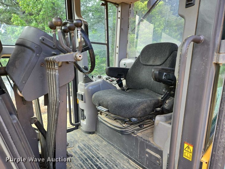 image for item DW7074 2008 Volvo  G930 motor grader