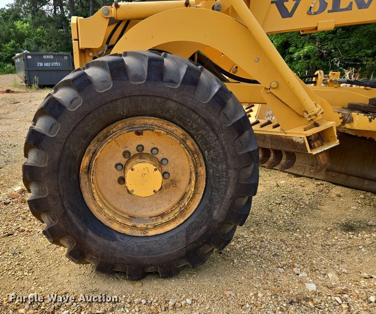 image for item DW7074 2008 Volvo  G930 motor grader