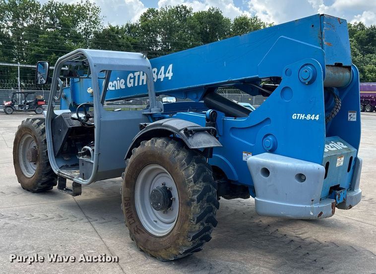image for item DW7101 2014 Genie GTH-844 telehandler