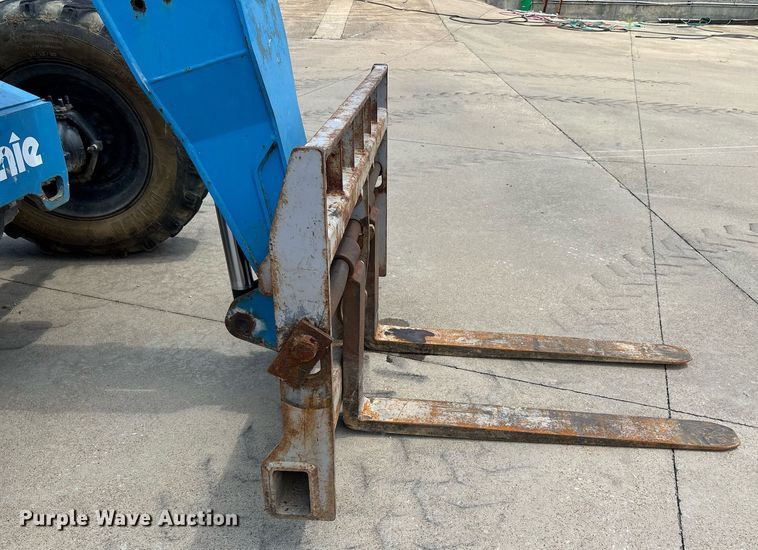 image for item DW7101 2014 Genie GTH-844 telehandler