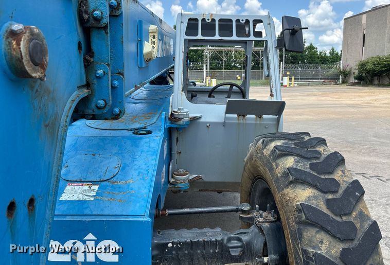 image for item DW7101 2014 Genie GTH-844 telehandler