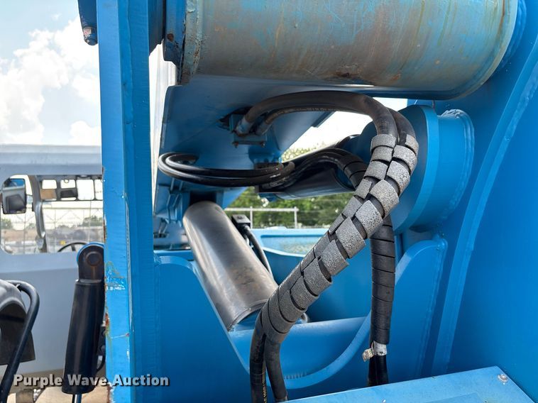 image for item DW7101 2014 Genie GTH-844 telehandler