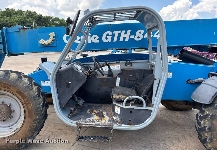 image for item DW7101 2014 Genie GTH-844 telehandler