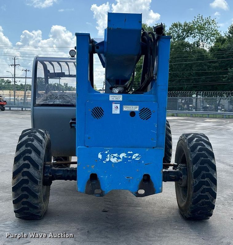 image for item DW7102 2007 Genie GTH-636 telehandler
