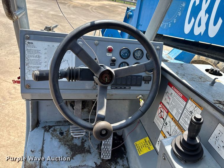 image for item DW7102 2007 Genie GTH-636 telehandler