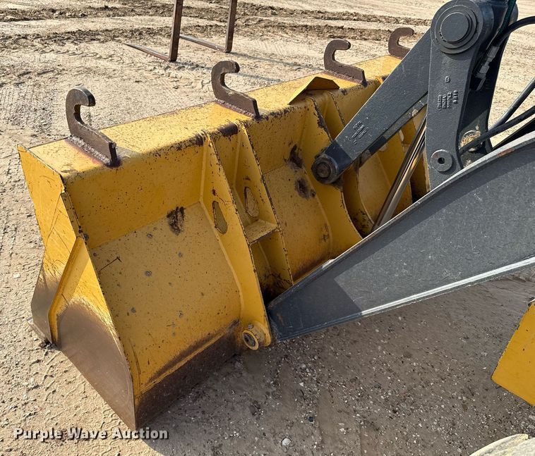 image for item DX5518 2019 John Deere 310SL backhoe