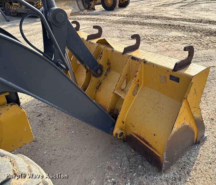 image for item DX5518 2019 John Deere 310SL backhoe