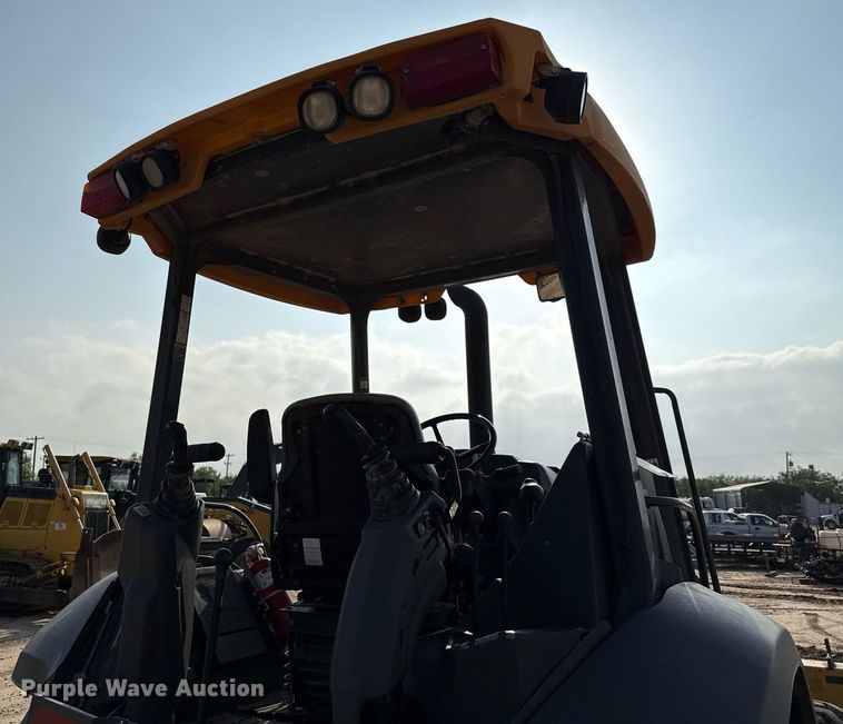 image for item DX5518 2019 John Deere 310SL backhoe