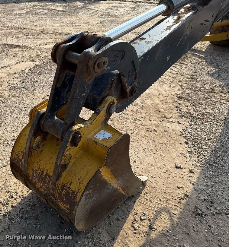 image for item DX5518 2019 John Deere 310SL backhoe