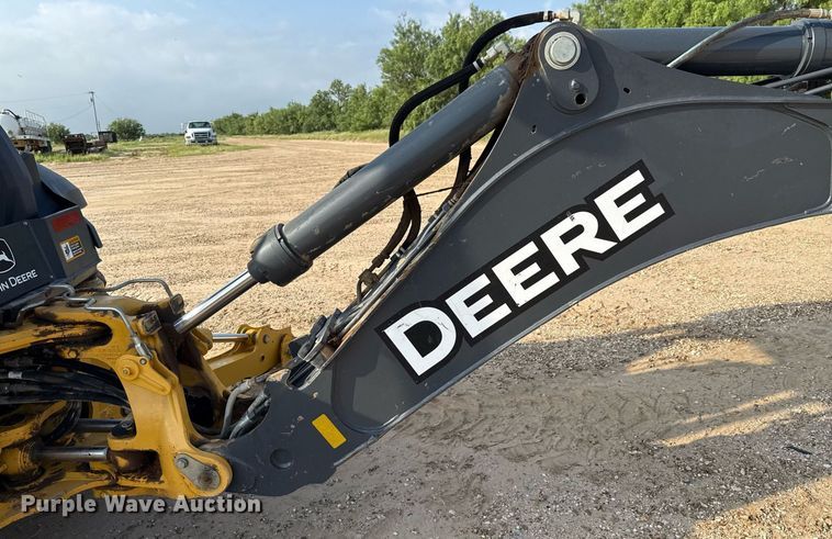 image for item DX5518 2019 John Deere 310SL backhoe