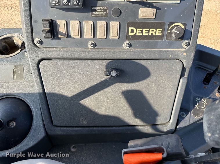 image for item DX5518 2019 John Deere 310SL backhoe