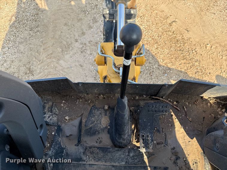 image for item DX5518 2019 John Deere 310SL backhoe
