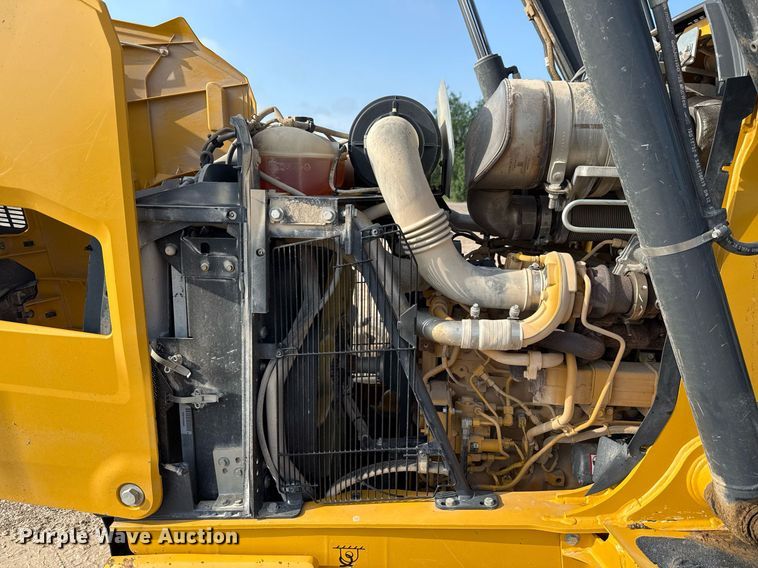 image for item DX5518 2019 John Deere 310SL backhoe