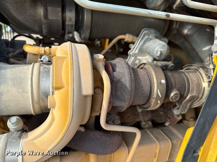 image for item DX5518 2019 John Deere 310SL backhoe