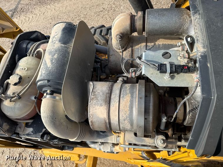 image for item DX5518 2019 John Deere 310SL backhoe