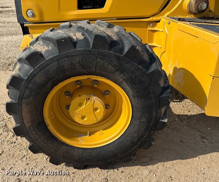 image for item DX5518 2019 John Deere 310SL backhoe