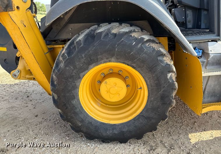 image for item DX5518 2019 John Deere 310SL backhoe