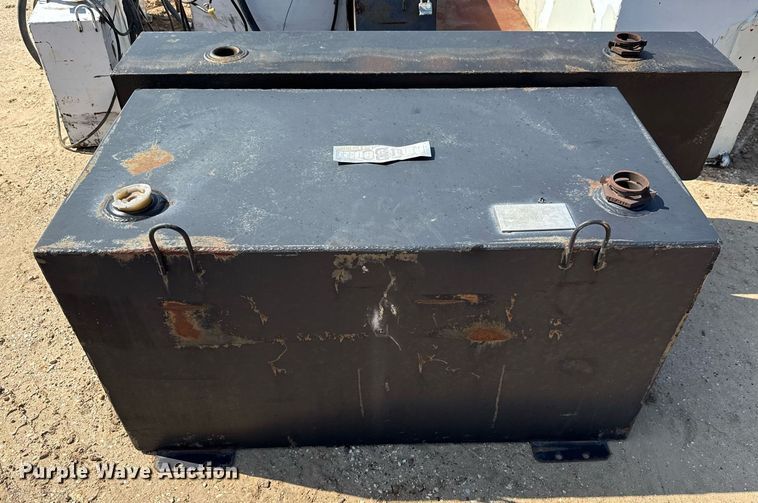 image for item DX5524 (6) auxiliary fuel tanks