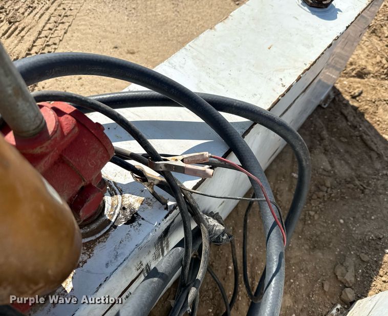 image for item DX5524 (6) auxiliary fuel tanks