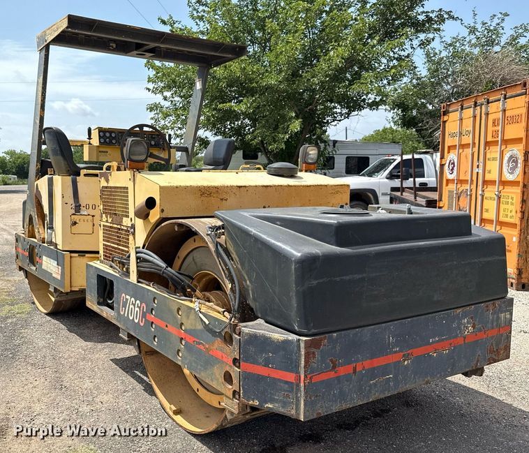 image for item DX5573 Hypac C766C double drum vibratory roller