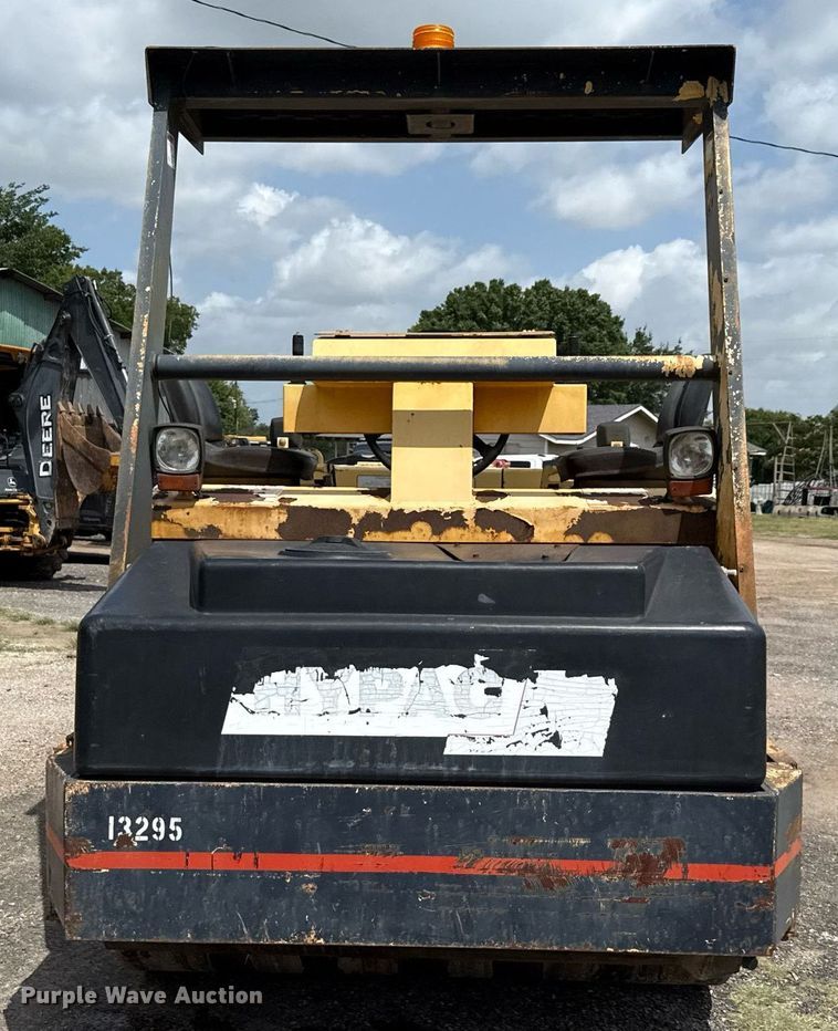 image for item DX5573 Hypac C766C double drum vibratory roller