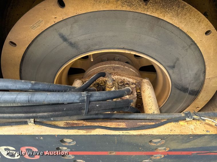 image for item DX5573 Hypac C766C double drum vibratory roller