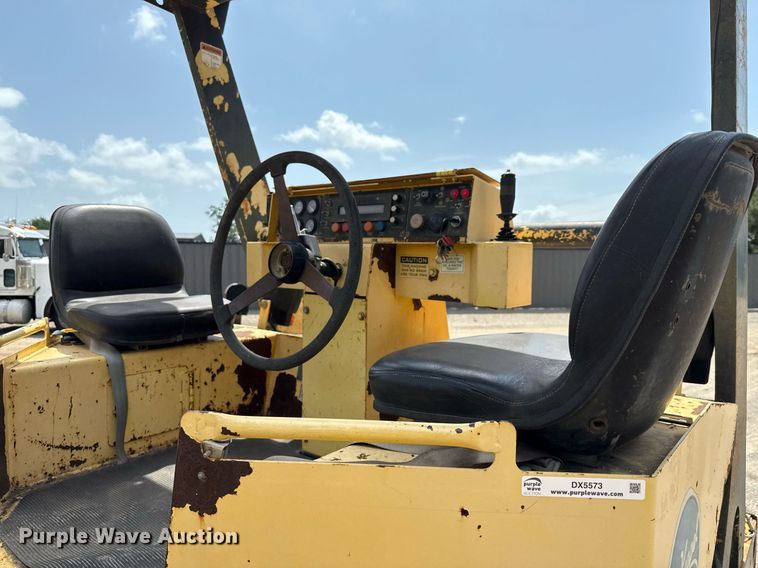 image for item DX5573 Hypac C766C double drum vibratory roller