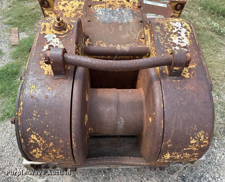 image for item DX5574 Allied W5B winch