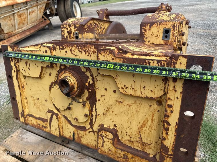 image for item DX5574 Allied W5B winch