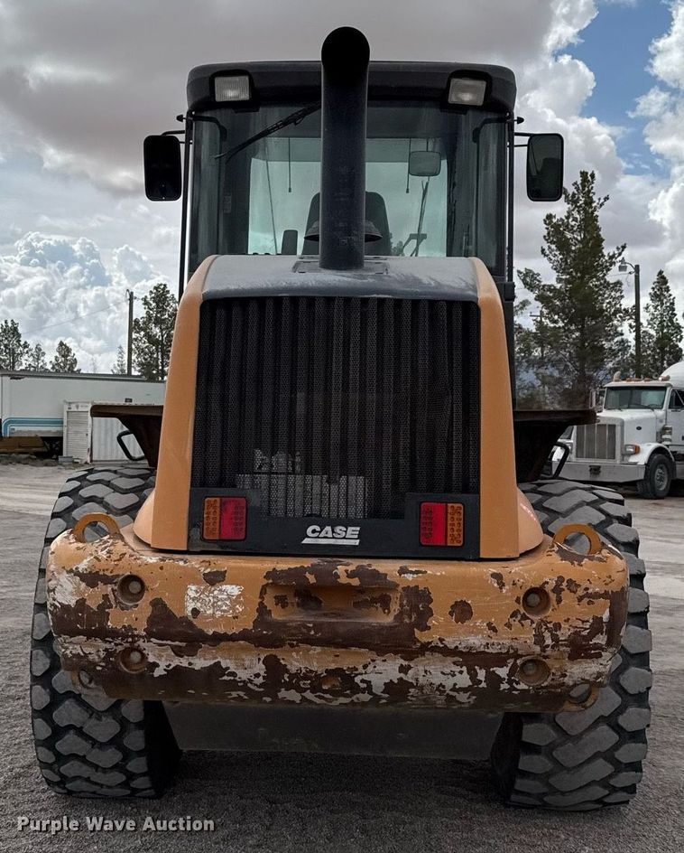 image for item DX5586 2011 Case 621E wheel loader