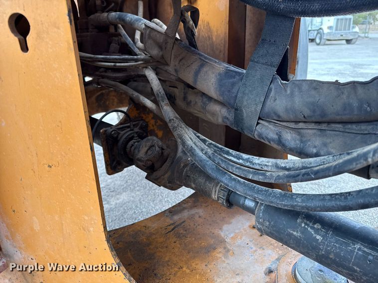 image for item DX5586 2011 Case 621E wheel loader