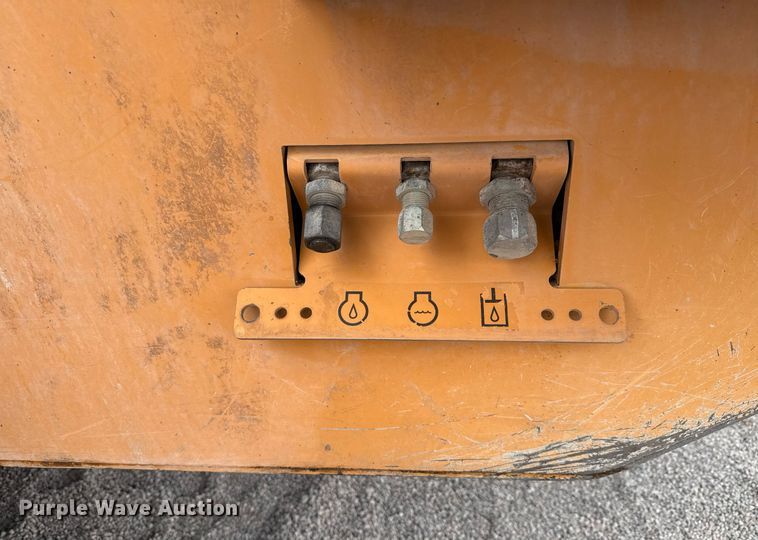 image for item DX5586 2011 Case 621E wheel loader