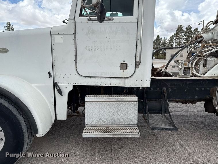 image for item DX5587 1998 Peterbilt 357 ready mix truck