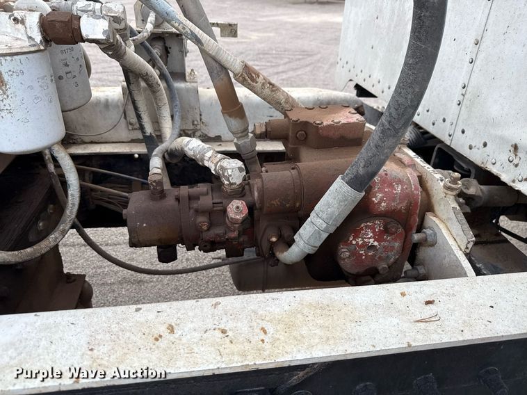 image for item DX5587 1998 Peterbilt 357 ready mix truck