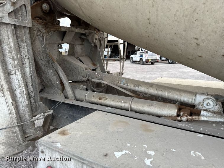 image for item DX5587 1998 Peterbilt 357 ready mix truck