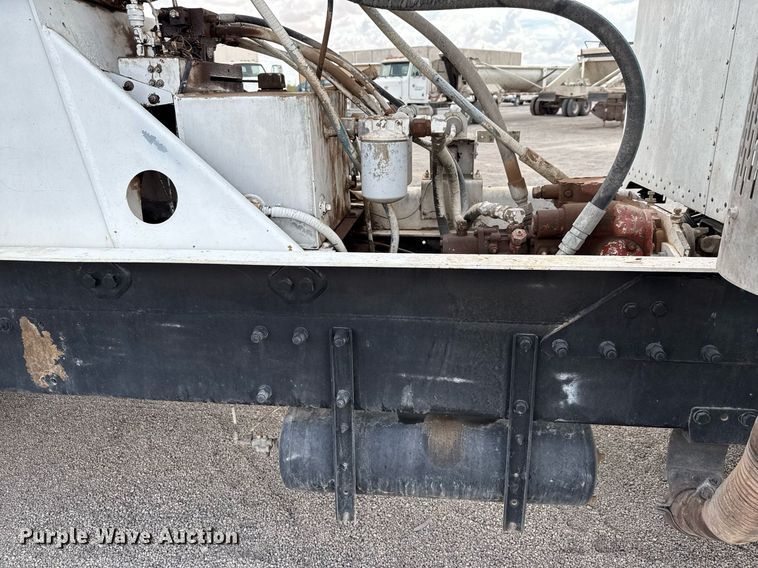 image for item DX5587 1998 Peterbilt 357 ready mix truck