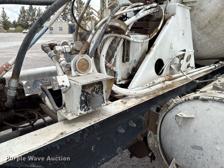 image for item DX5587 1998 Peterbilt 357 ready mix truck